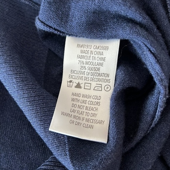 𝅺robert Graham l Wool/Silk Blend Blue Long Sleeve Cardigan - Picture 7 of 7